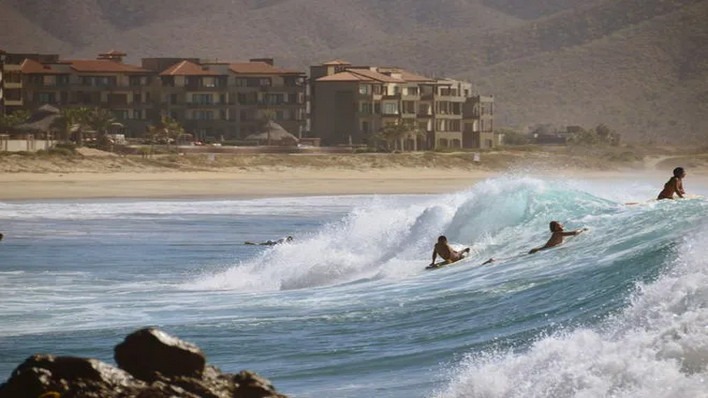 learn surfing in Los Cerritos