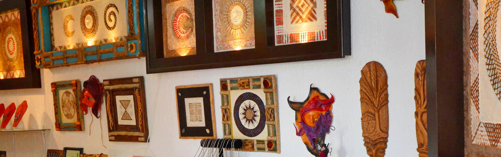 What can you find in local art stores in Todos Santos?